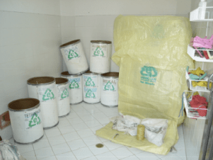 Canecas con etiqueta